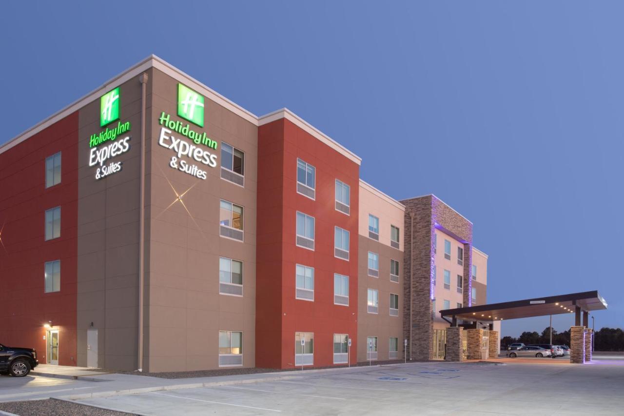 Holiday Inn Express & Suites - Goodland I-70, An Ihg Hotel Exterior photo