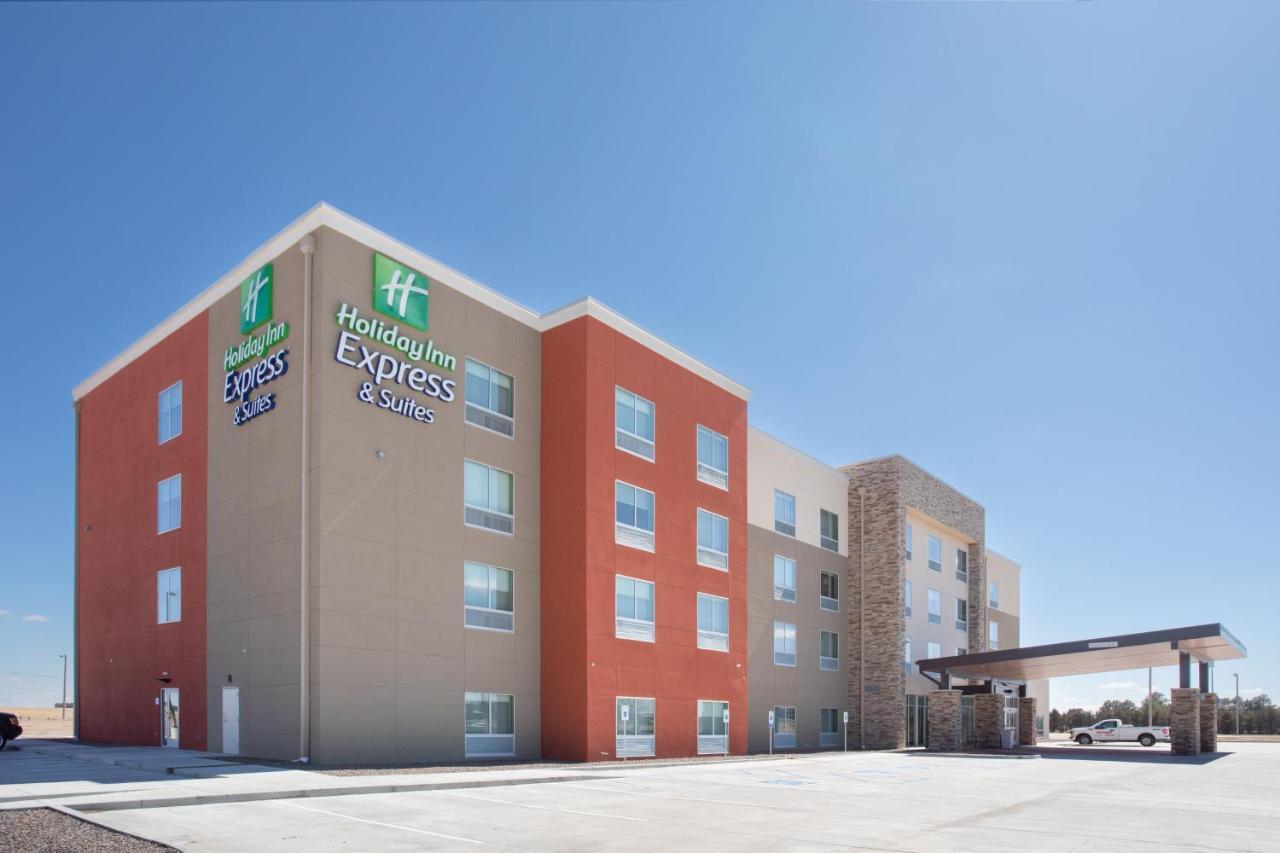 Holiday Inn Express & Suites - Goodland I-70, An Ihg Hotel Exterior photo